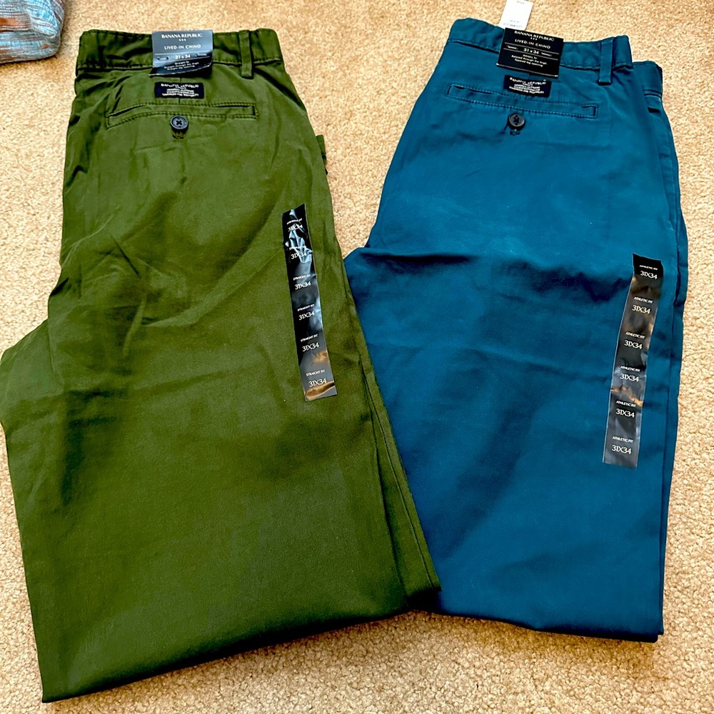 Banana republic chinos, 2 pairs. Size 31x34.